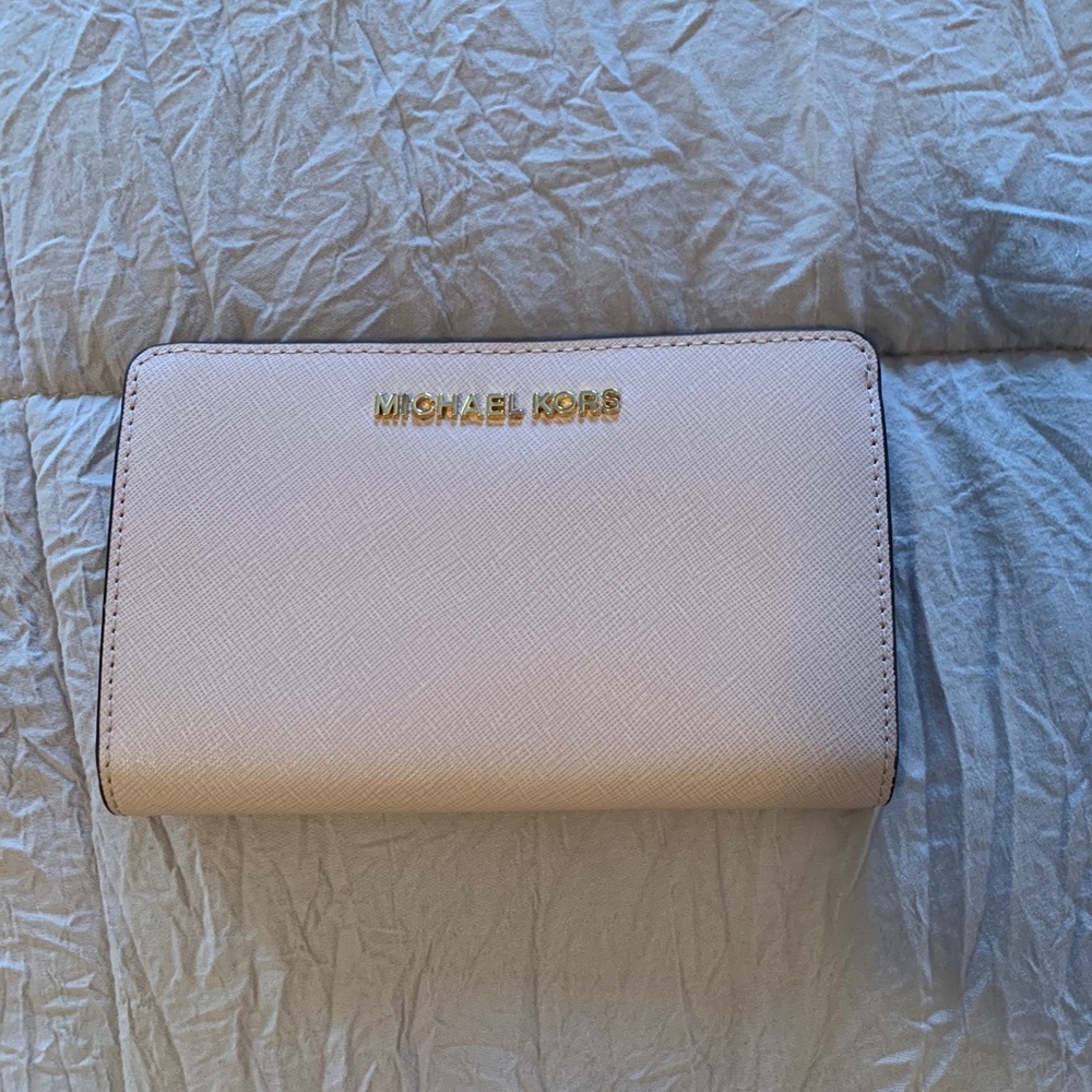 MICHAEL KORS WALLET NWOT
